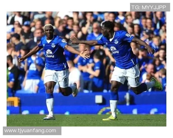 埃弗顿连续两场比赛前45分钟被完全碾压,卢卡库发飙痛批队友表现 埃弗顿连续两场比赛前45分钟被完全碾压,卢卡库发飙痛批队友表现